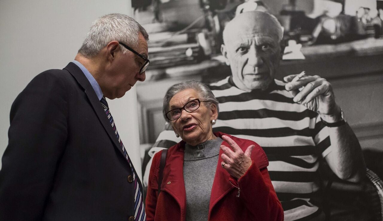 Christine Ruiz-Picasso, nuera del artista malague&ntilde;o y el director art&iacute;stico del Museo Picasso M&aacute;laga, Jos&eacute; Lebrero