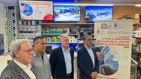 El proyecto piloto de apoyo digital a personas mayores recibe más de 1.300 consultas en tres meses