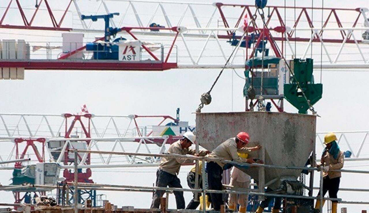 Obreros en la construcci&oacute;n