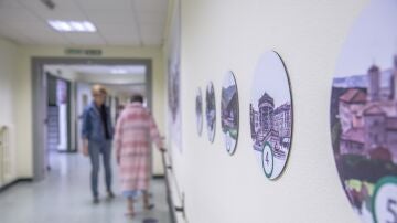 Recorrido terap&eacute;utico en los pasillos de la Unidad de Geriatr&iacute;a del HUN.