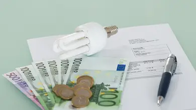 La factura de luz puede variar 300 euros al año en el mercado libre en función de la compañía La factura de luz puede variar 300 euros al año en el mercado libre en función de la compañía