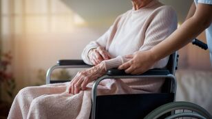 Condiciones para recibir la ayuda por cuidar a un familiar dependiente sin vivir con &eacute;l