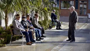 "¿Aceptarías ese trato?": una campaña pone el foco en el maltrato invisible que sufren cada día las personas mayores