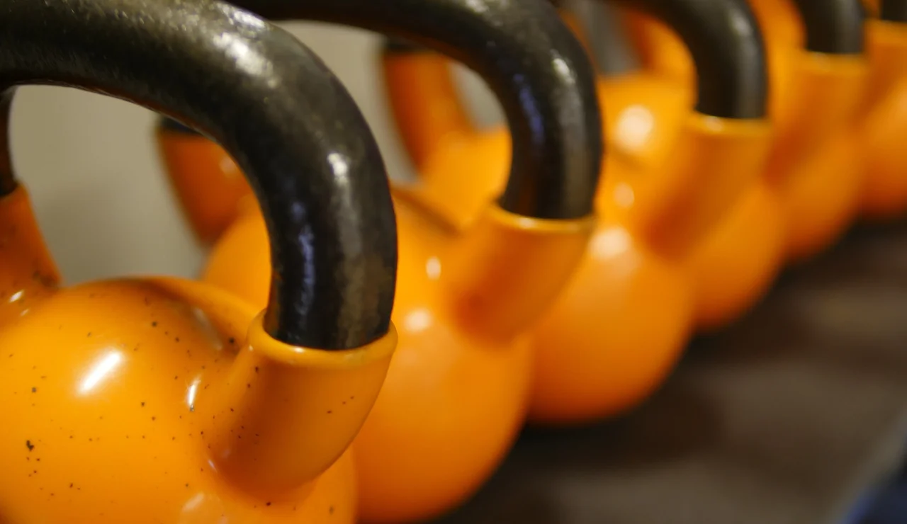 ¿Para qué es bueno el entrenamiento de fuerza? Así protege el corazón de las mujeres