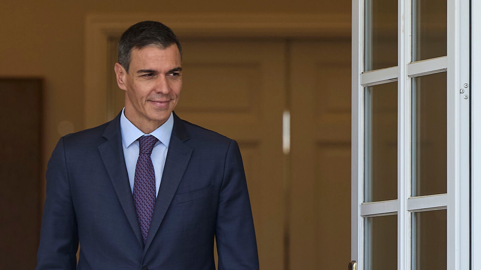 Sánchez anuncia 2.218 millones de euros extra para dependencia, 