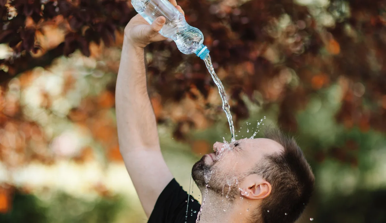 ¿Mareo, confusión o desmayo? Cómo identificar un golpe de calor y cómo actuar