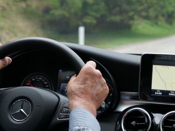 Permiso de conducir para mayores de 65 a&ntilde;os: esto es lo que cambia en su renovaci&oacute;n