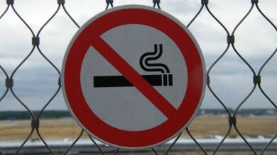 El Gobierno aprueba el proyecto de ley del tabaco que amplía los espacios sin humo e incorpora nuevas restricciones