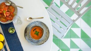 Gazpacho s&iacute;, pero no cualquiera: en qu&eacute; fijarse antes de comprarlo en el supermercado