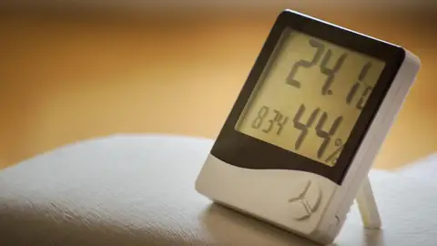 El calor extremo puede descompensar a una persona mayor en horas: qué deben vigilar las familias El calor extremo puede descompensar a una persona mayor en horas: qué deben vigilar las familias