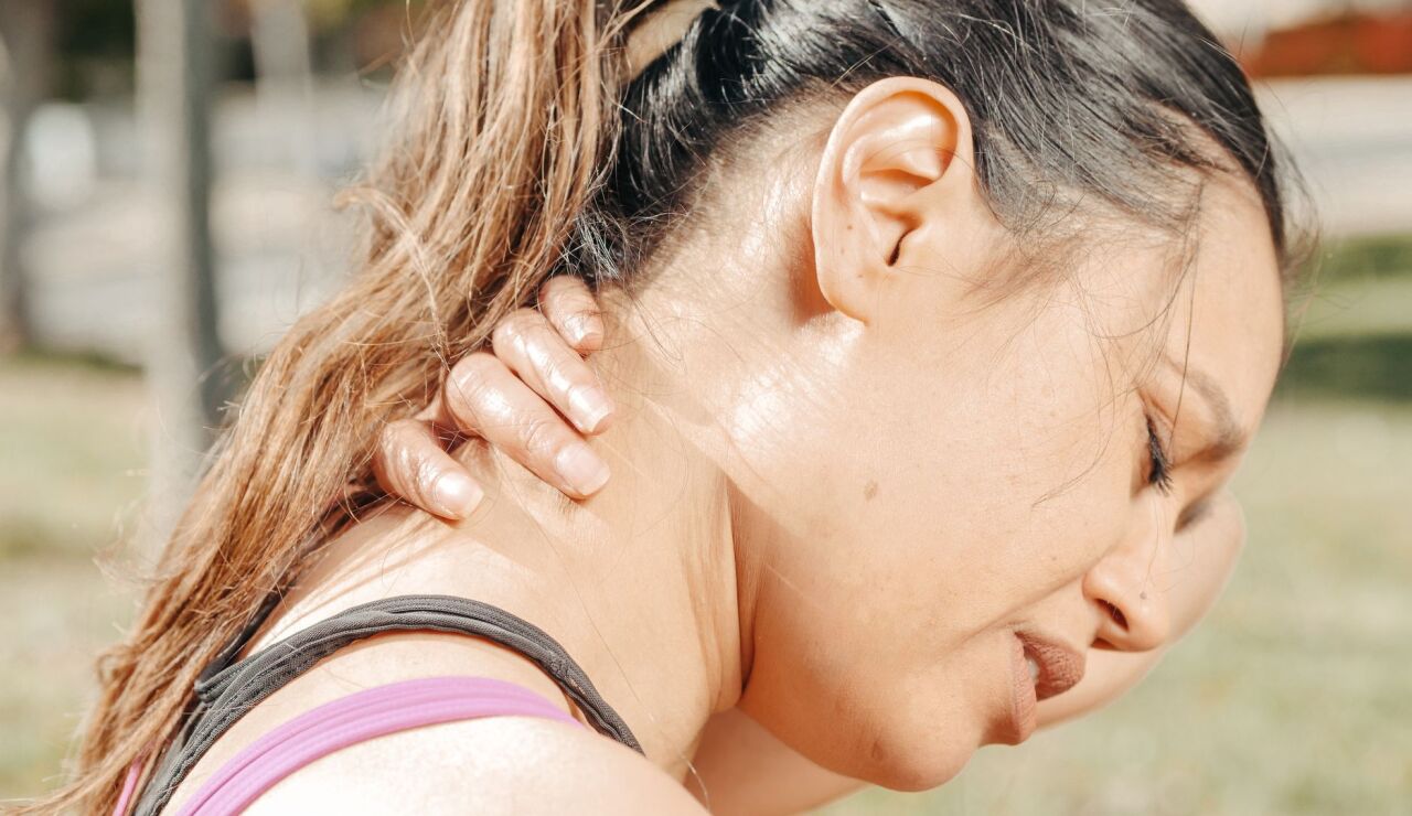 Los traumat&oacute;logos explican c&oacute;mo evitar el dolor de espalda y cuello en los viajes largos de verano