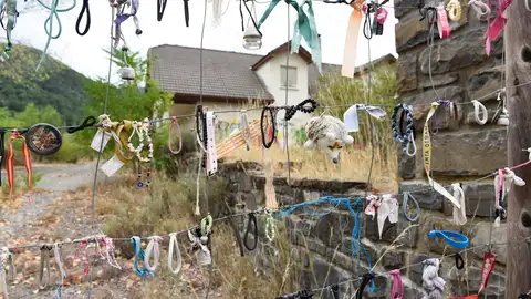 Recuerda de las víctimas en las instalaciones del antiguo camping Las Nieves de Biescas (Huesca) donde se produjo una riada el 7 de agosto de 1996 Recuerda de las víctimas en las instalaciones del antiguo camping Las Nieves de Biescas (Huesca) donde se produjo una riada el 7 de agosto de 1996