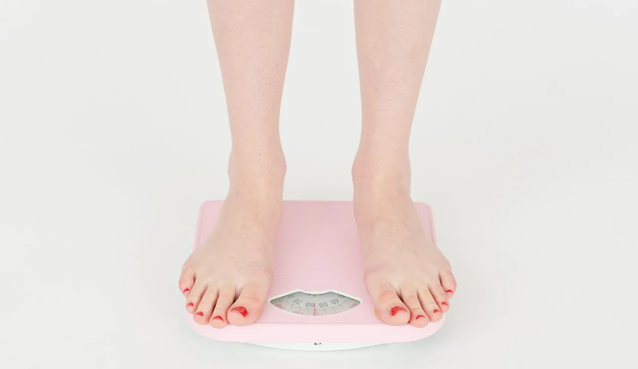 La obesidad abdominal y la falta de vitamina D multiplican el riesgo de muerte después de los 50