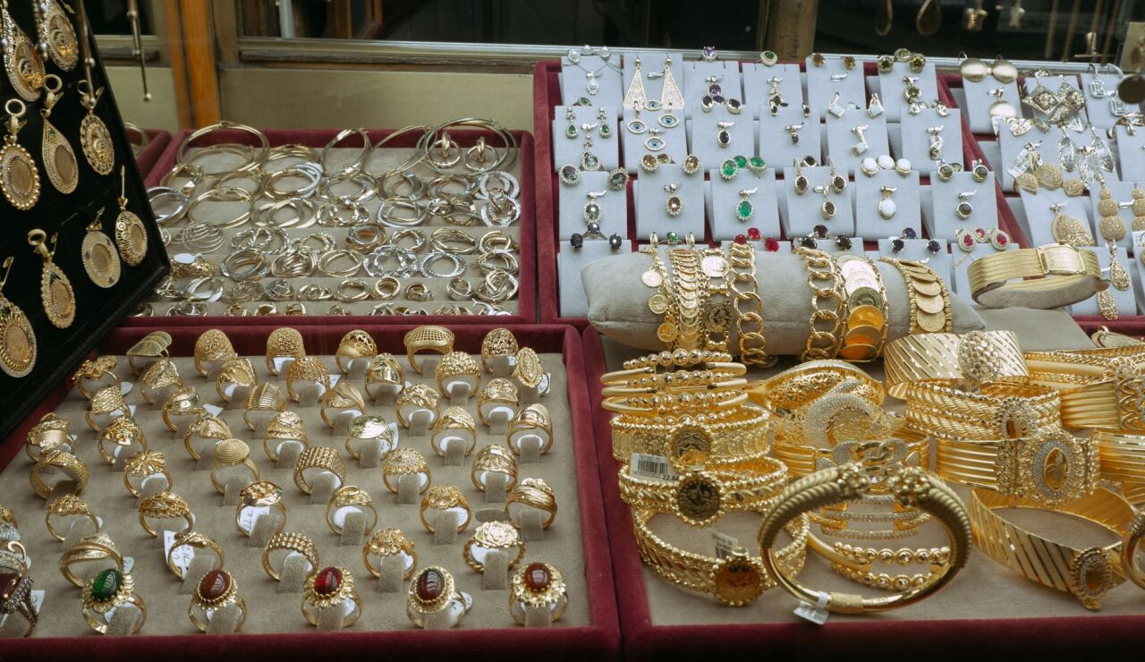 Oro, joyas y relojes de lujo recuperan atractivo como refugio ante la volatilidad