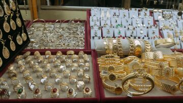 Oro, joyas y relojes de lujo recuperan atractivo como refugio ante la volatilidad