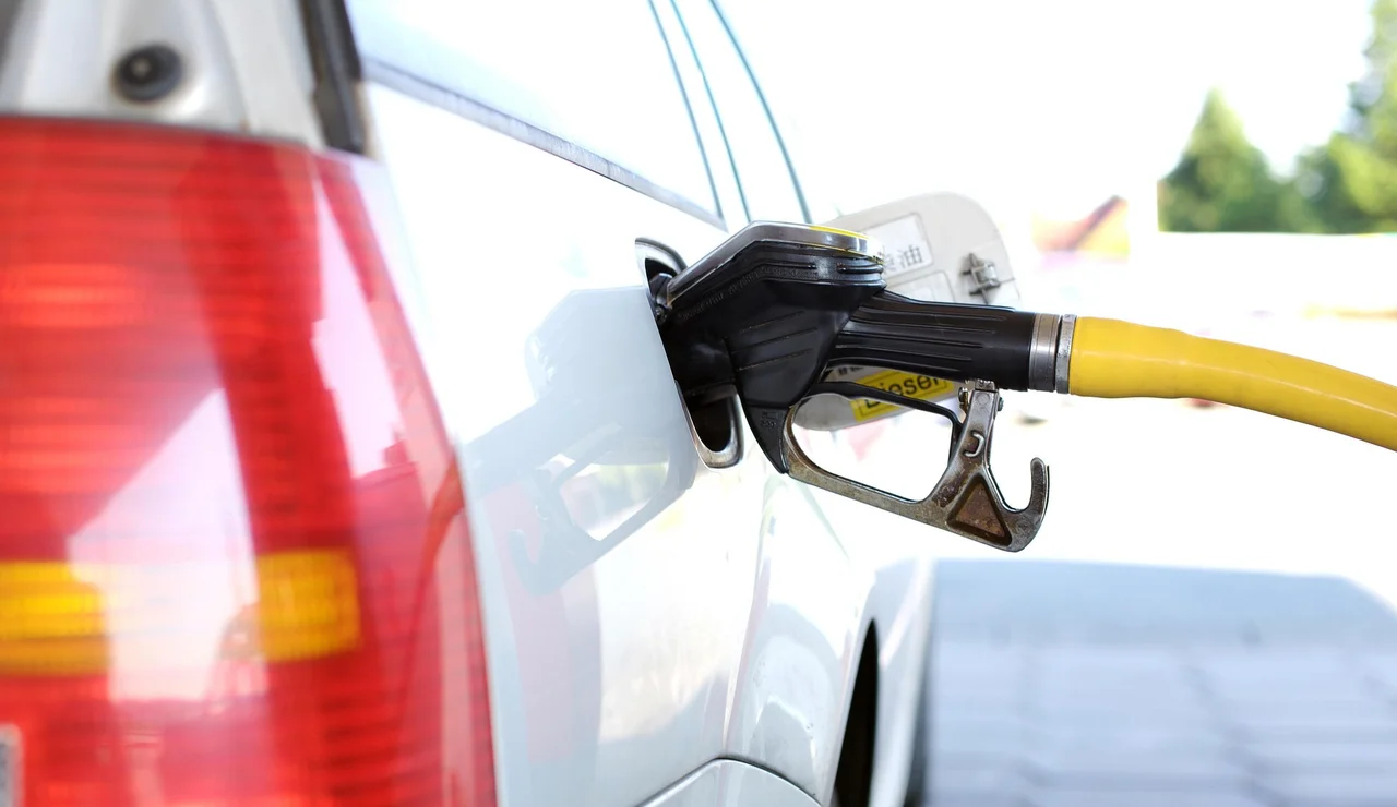 La gasolina marca su precio más alto de 2026 tras reducirse el descuento fiscal
