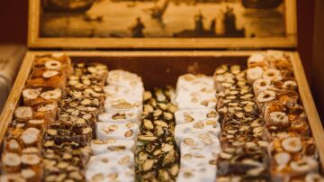 La Navidad se adelanta en los supermercados mientras suben los precios de los dulces