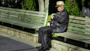 Uno de cada cuatro mayores de 60 a&ntilde;os se siente solo incluso estando acompa&ntilde;ado