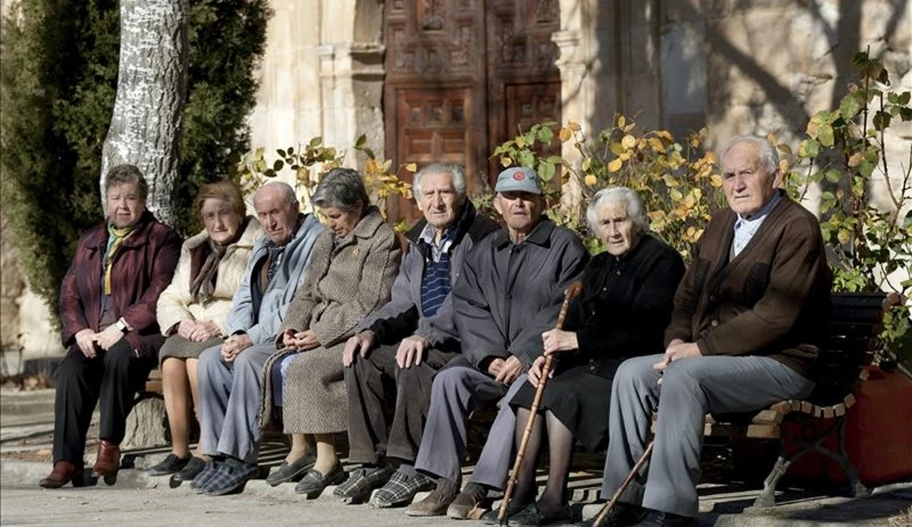 Un grupo de personas mayores