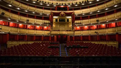 Lotería de Navidad 2020: Antena 3 Noticias entra en el Teatro Real en donde se celebra el sorteo Lotería de Navidad 2020: Antena 3 Noticias entra en el Teatro Real en donde se celebra el sorteo