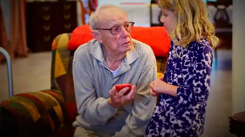 Tres móviles ideales para regalar a tus abuelos Tres móviles ideales para regalar a tus abuelos