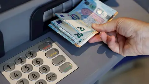 Dinero del cajero Dinero del cajero