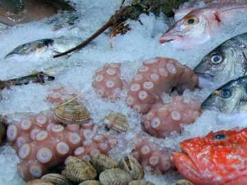 Pulpo en una pescadería (archivo)
