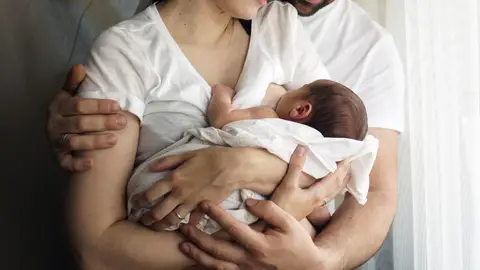 Pareja con su bebé Pareja con su bebé