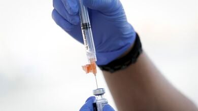 ¿Quién debe vacunarse de la Gripe y la Covid-19?