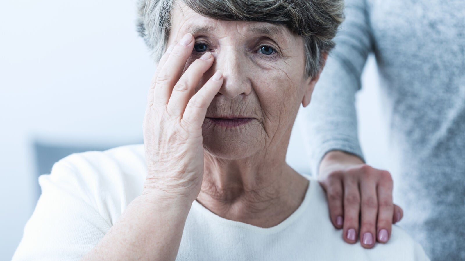 Descubren por qué las mujeres son más propensas a padecer Alzheimer