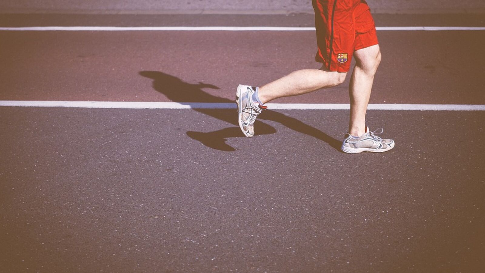 Los deportistas españoles de 86 y 82 años que llevan el envejecimiento activo a otro nivel: 500 abdominales y 3 km nadados al día
