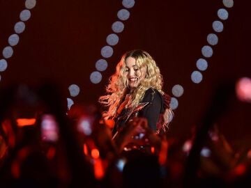 Madonna durante una actuación en Turín (Italia) en 2015
