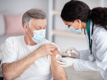 Vacunación persona mayor 