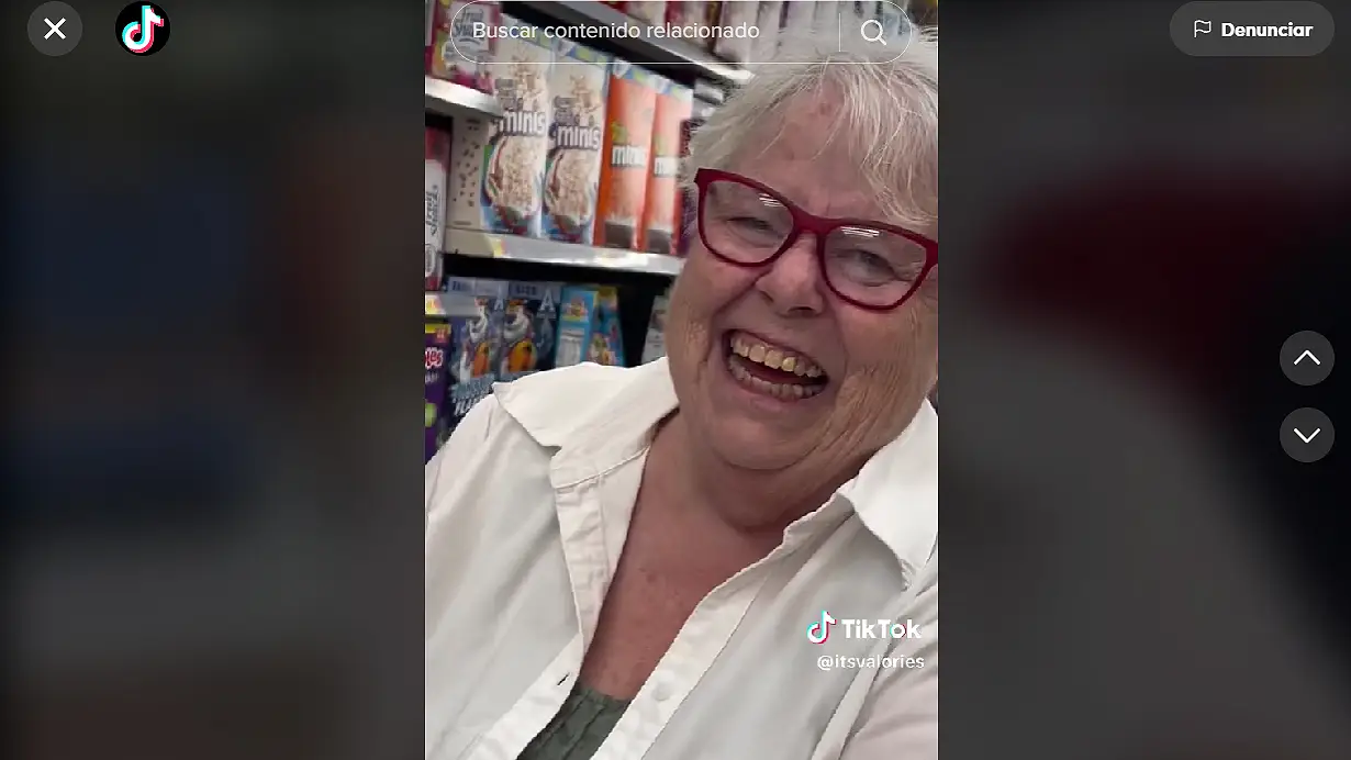 Esta abuela le pidió a su nieta que fuera su cómplice para gastar una broma que ya han visto más de 6 millones de personas