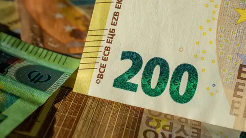 200 euros 200 euros