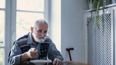 ¿Dónde acudir y qué hacer ante un caso de maltrato a mayores?