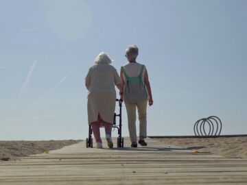 'Hablando en plata' y Amigos de los Mayores, unidos para sensibilizar sobre la soledad no deseada de las personas mayores