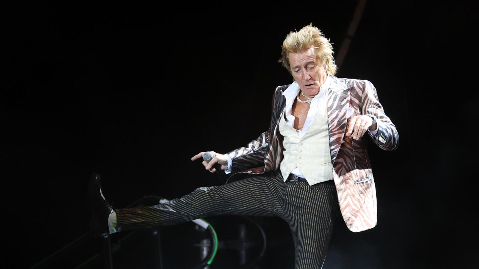 No hay adiós para Rod Stewart, aferrado en Madrid a la eternidad a sus casi 80 años