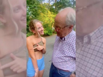 Joven se hace un tatuaje por su padre con alzheimer