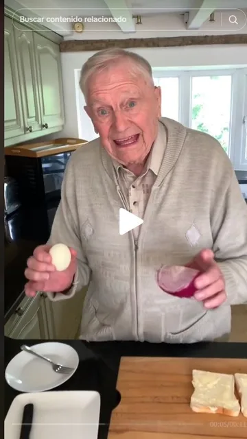 Un abuelo recrea la comida de racionamiento que comían duran la Segunda Guerra Mundial