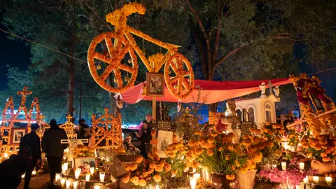 Celebración del día de los muertos en México Celebración del día de los muertos en México