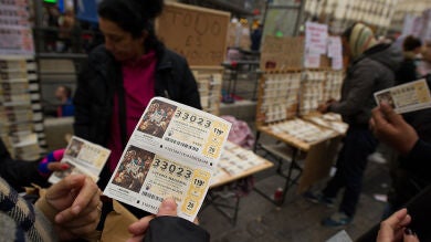 ¿Tienes estos décimos antiguos de Lotería? Compruébalo porque puedes ganar miles de euros