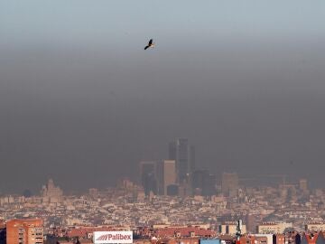 Capa de contaminación sobre la ciudad de Madrid