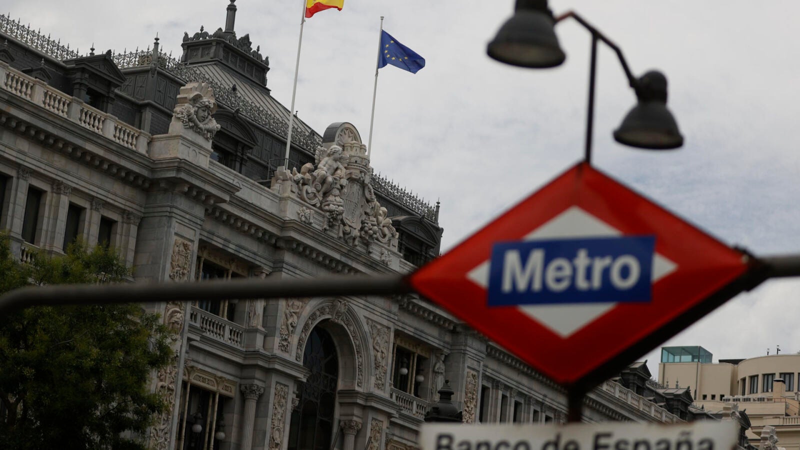 Los bancos españoles ganan casi 26.000 millones en 2023, a pesar del impuesto extraordinario
