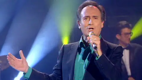 El homenaje a Manolo Escobar tras 10 años de su fallecimiento, en peligro: "No hay patrocinadores" El homenaje a Manolo Escobar tras 10 años de su fallecimiento, en peligro: "No hay patrocinadores"