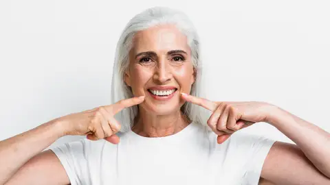 La salud dental puede afectar al estado anímico de los mayores La salud dental puede afectar al estado anímico de los mayores