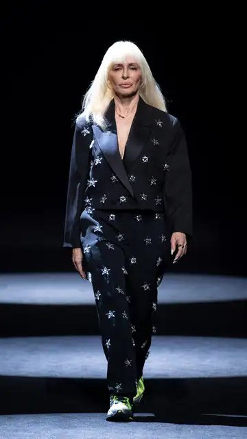 María Bas, vocalista de Nebulossa, en el desfile de la firma Pablo Erroz María Bas, vocalista de Nebulossa, en el desfile de la firma Pablo Erroz