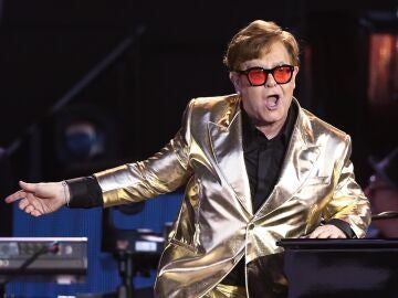 Elton John durante el festival de Glastonbury 2023