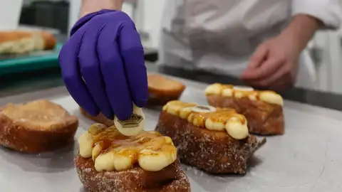 Torrija con acabado de crema tostada Torrija con acabado de crema tostada