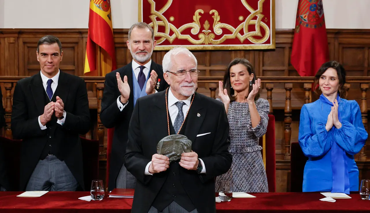 Luis Mateo Díez recoge el Premio Cervantes